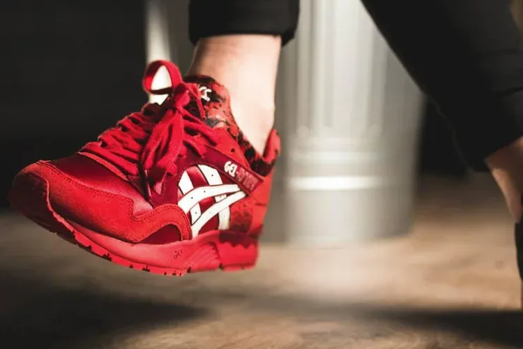 Asics gel lyte 5 'romance' sneakers, red