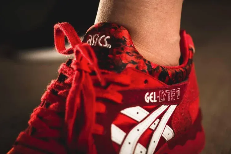 Asics gel lyte 5 'romance' sneakers, red