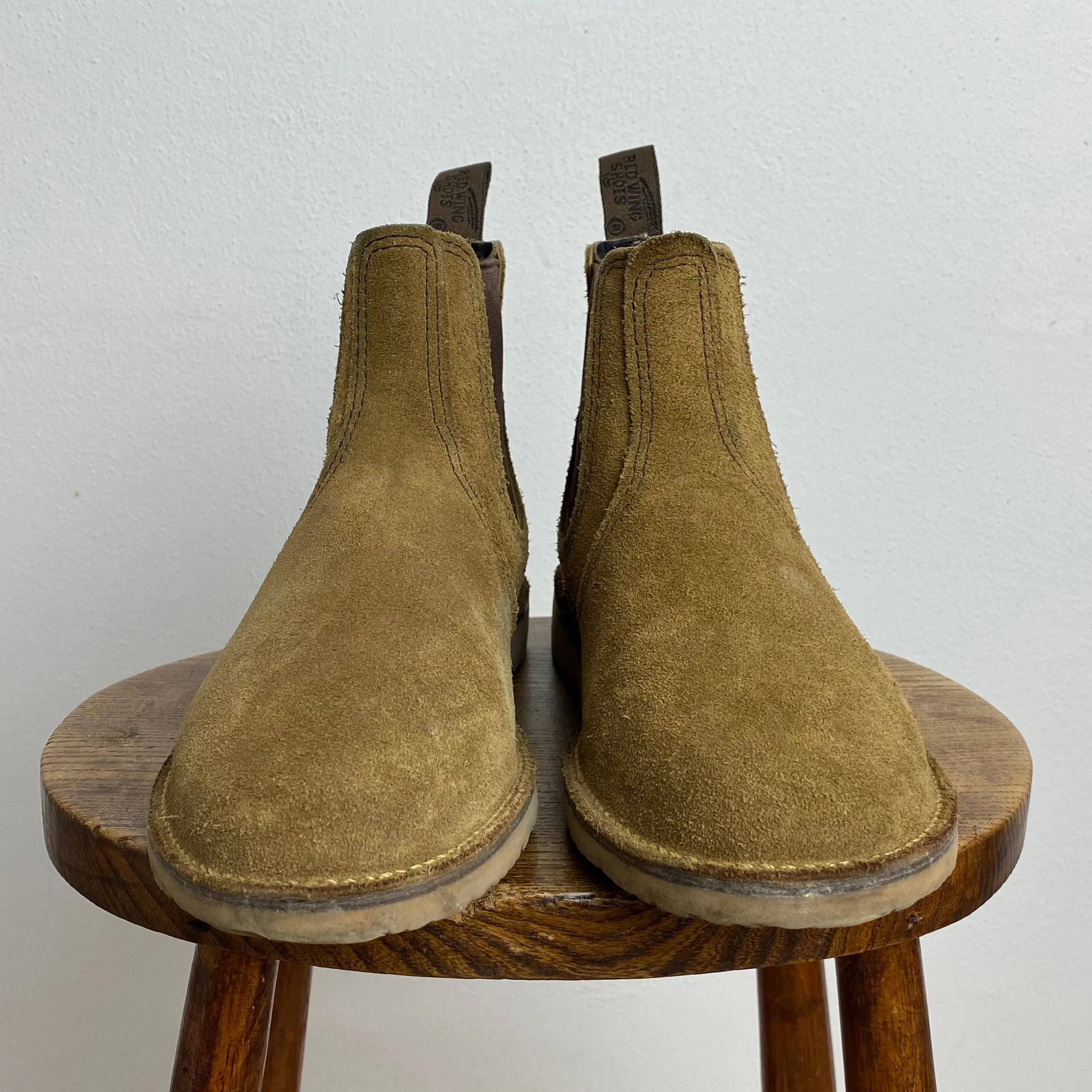 Classic Chelsea Boots - EU 42/43