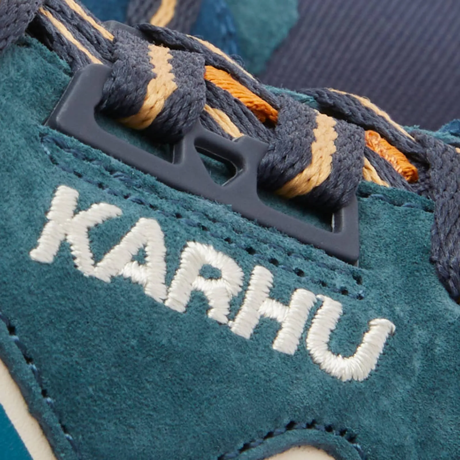 Karhu Synchron Classic Sneakers in Reflecting Pond & Deep Lagoon