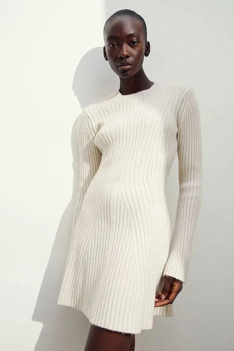 Karlina - Elegant and warm rib-knit dress