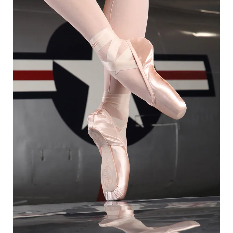 Suffolk Spotlight Pointe Shoes - Standard Shank Pink